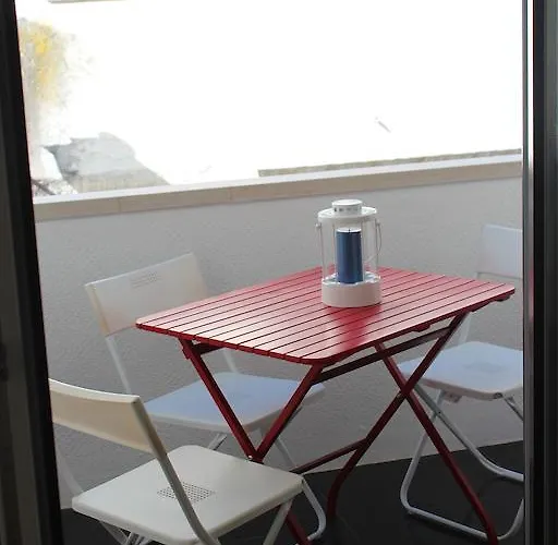 Apartment Twin - Daydream Pt *